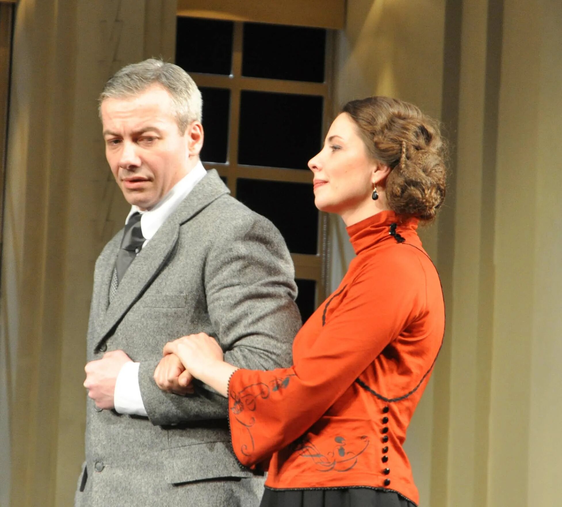 Театр на фонтанке верная жена. Спектакль театр сомерсет моэм кошелев. Театр на фонтанке верная жена. Спектакль верная жена молодежный театр на фонтанке. Спектакль верная жена молодежный театр на фонтанке.