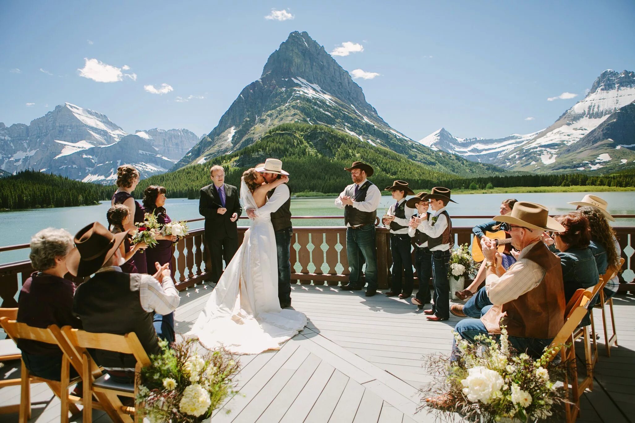 Свадьба в Казбеги. Казбеги Грузия свадьба. «Highland Wedding» «свадьба в горах». Выездная церемония горы красная Поляна. Красивые церемонии