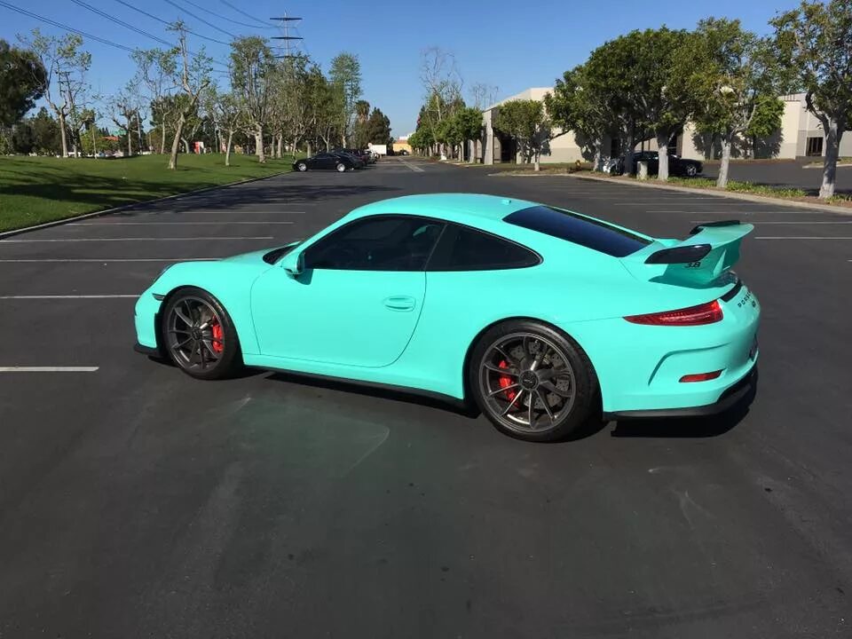 Porsche 911 Тиффани. Porsche 911 gt3 Wrap. Порше 911 цвет Тиффани. Porsche 911 хамелеон.