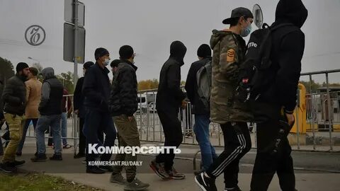 Мигрантов массово выдворяют из москвы и питера