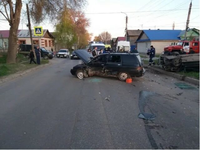 Дтп с пострадавшим что грозит. Поломанная машина.