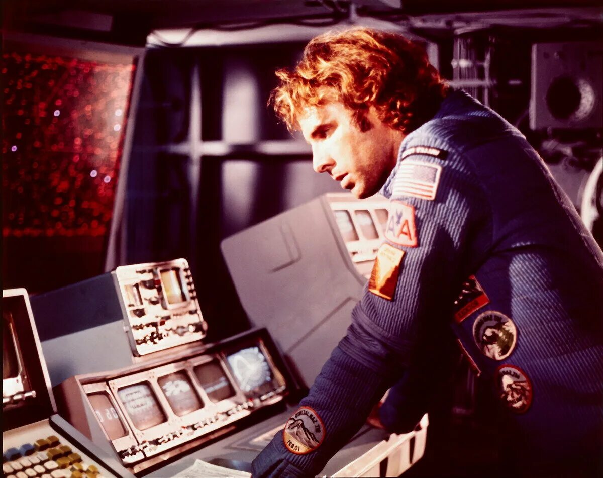 Брюс маклиш дерн. Молчаливый бег. Молчаливый бег 1972. Silent running 1972. Молчаливый бег 1972.