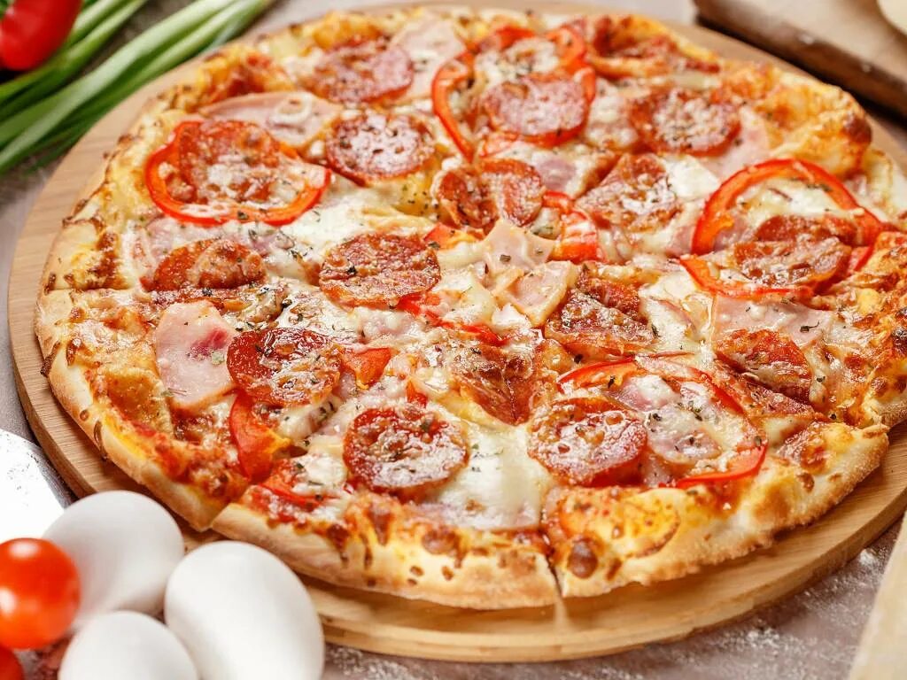 Самая вкусная страница. Пицца Аль Шам. Ташир пицца Набережные. Итальянская пицца с ветчиной. Сочная вкусная пицца.