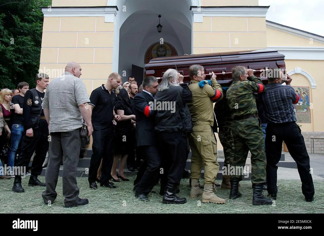 Буданов последние новости на сегодня где сейчас. Могила Юрия Буданова.