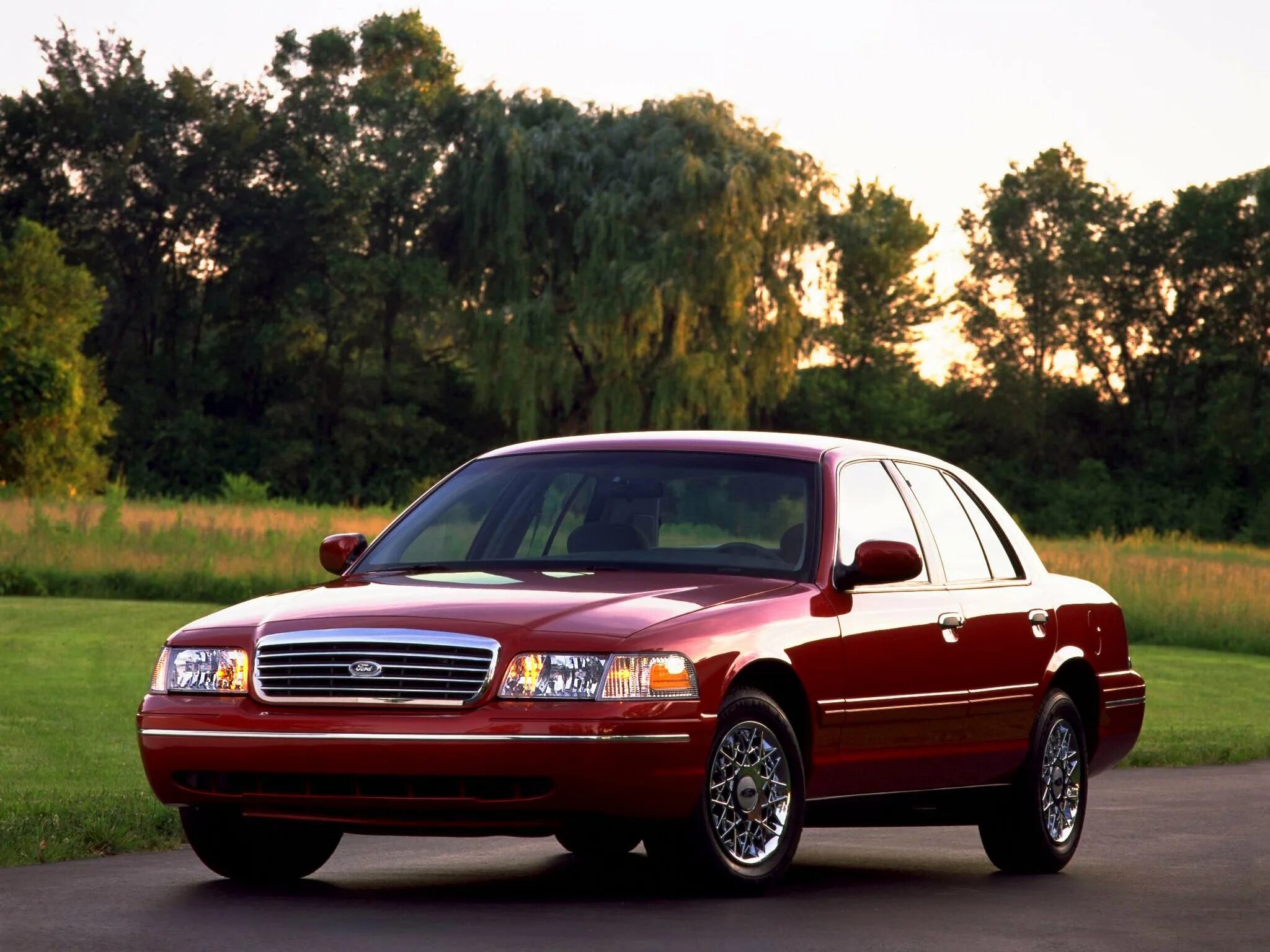 Краун виктори. Форд краун виктория. форд crown victoria 1998. форд краун виктория 2011 года. форд краун виктория 1999.