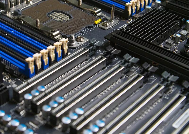 Xeon ddr4 3200. Intel xeon w-3275. xeon w3265m. intel xeon w-3265m. xeon w2223.