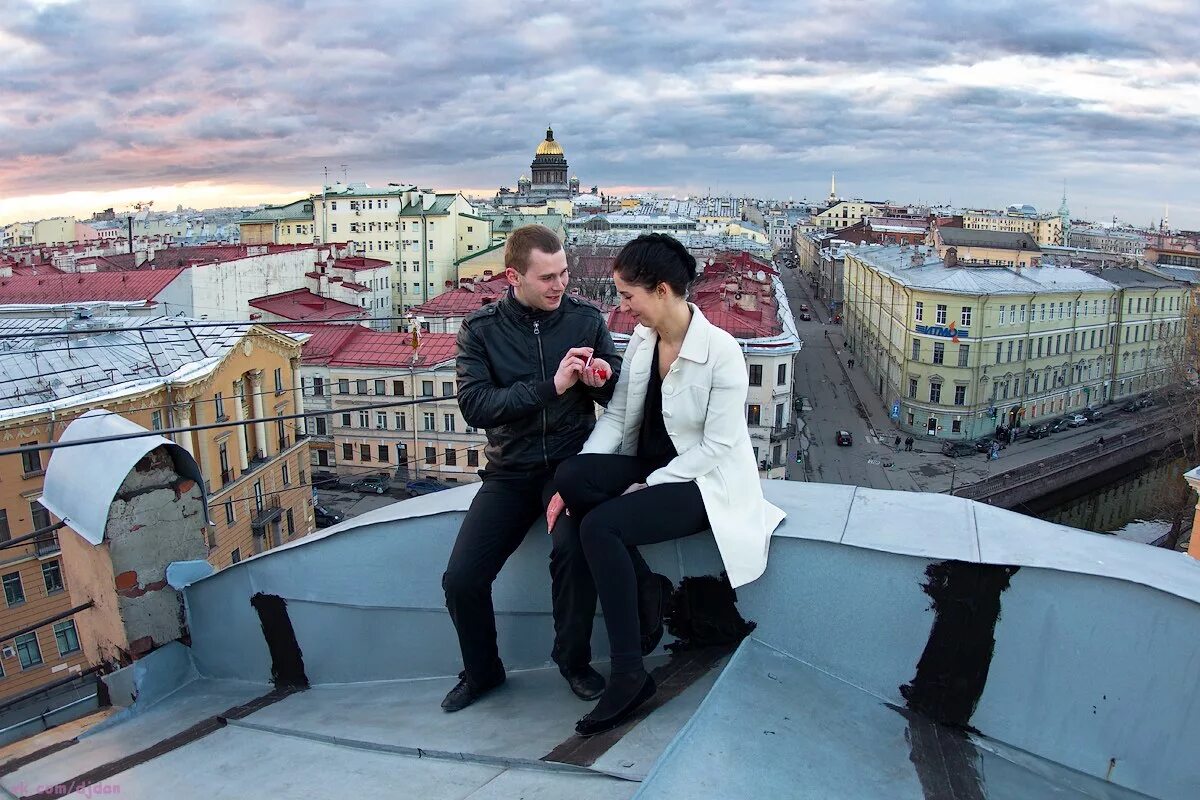 Прогулка по крышам Москвы. Санкт-Петербург романтические места. Фотосессия на крыше Петербурга. Прогулка по крышам Питера.