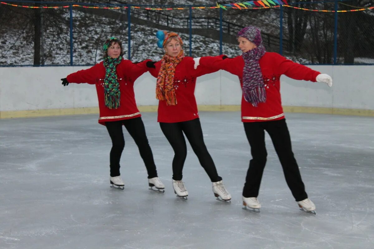 каток площадь славы кузьминки 2022. кузьминский каток. каток кузьминки. каток в кузьминках у метро. 119 каток.