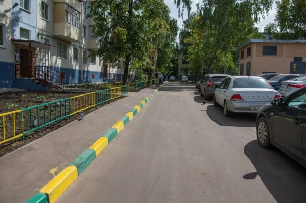 Казан во дворе. Ремонт дворов казань. Ремонт дворов казань. Казань дворы. Ремонт дворов казань.