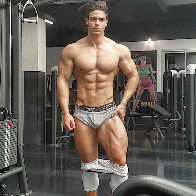 Декстер джексон вес. Мышцы бодибилдинг. Мощные мышцы. Жилистый парень. Мускулистая мужская спина.