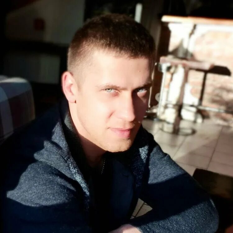 32 ребят. Обычный парень. Миша безруков. Парни 31 год. Егор синицын.