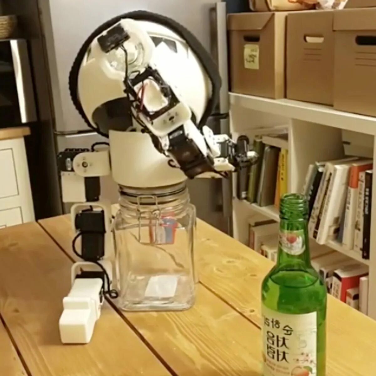 Робот собутыльник. Робот drinky. Робот собутыльник купить. Робот-собутыльник робот-собутыльник. Аппарат собутыльник.