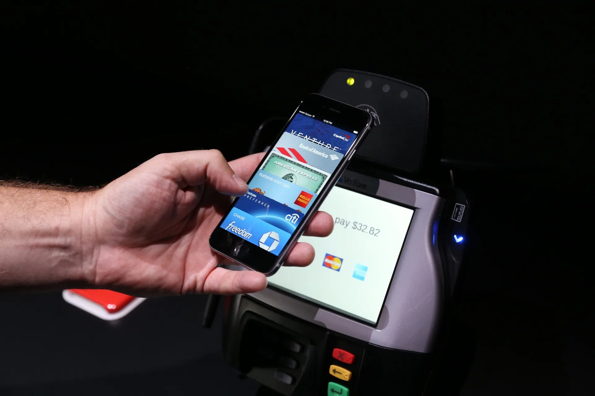 Apple pay iphone. Плата Apple pay. Apple pay iphone 14. Айфон Пэй пасс. Какого приложения можно оплачивать айфоном