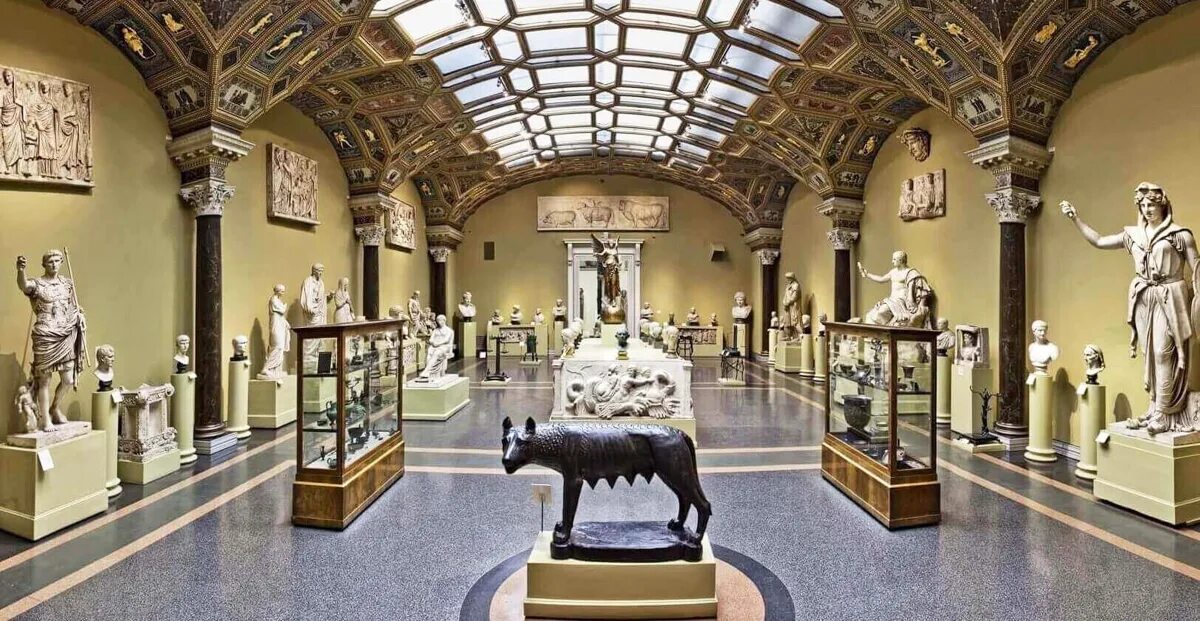 Пушкинский музей. Москва the Pushkin State Museum of Fine Arts. Музей изобразительных искусств внутри. Фриз музея изящных искусств в Москве. The Pushkin State Museum of Fine Arts (Moscow).
