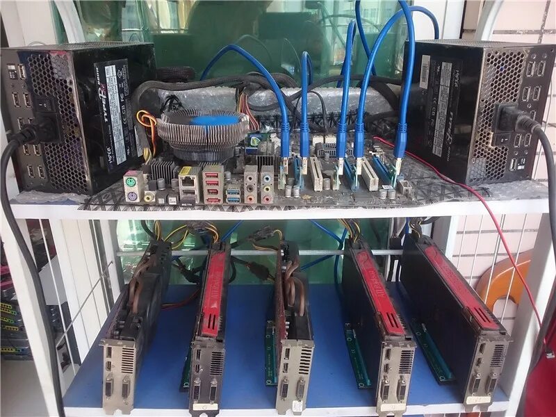 Как подключить райзер для видеокарты. Платы для майнинга 3 pci-e x16. pci-e x16 майнинг. рейзер для майнинга 16x. райзер для видеокарт майнинг.