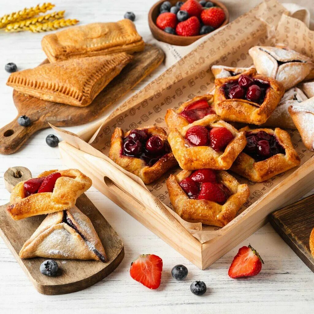 пироговый дворик торты. пироговый дворик на гражданском 116. пироговый дворик гражданский проспект. пироговый. пироговый дворик фирменная нарезка.