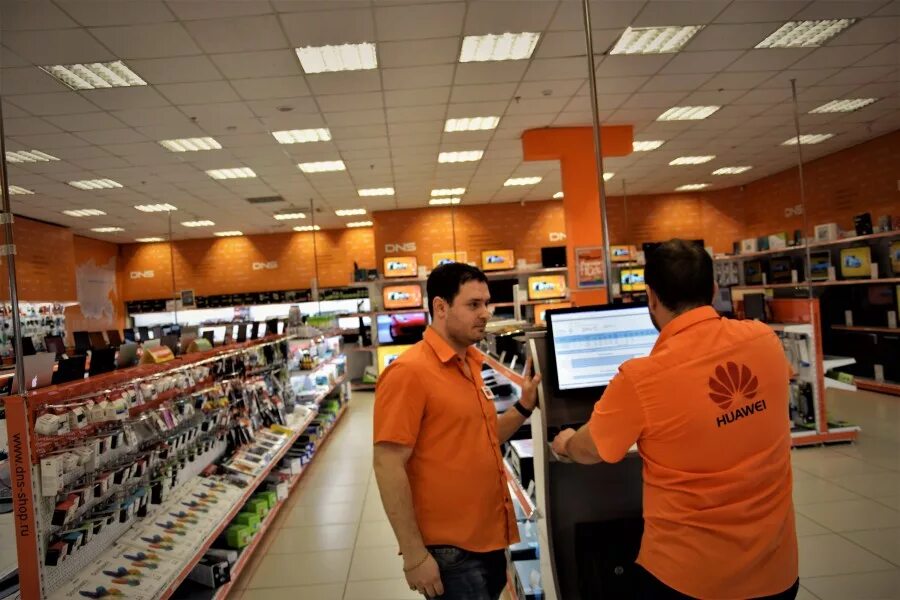 Dns сотрудники. Dns сотрудники. Днс серышево. Будут ли работать днс. Днс вешенская.