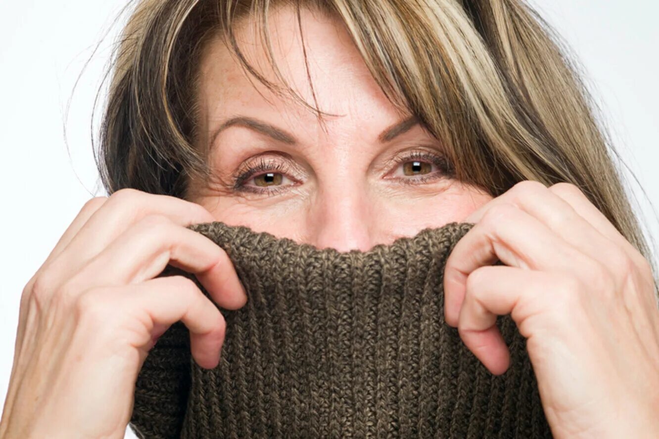 Кожа холод. Кожа зимой немного увядает. sweater over the nose.