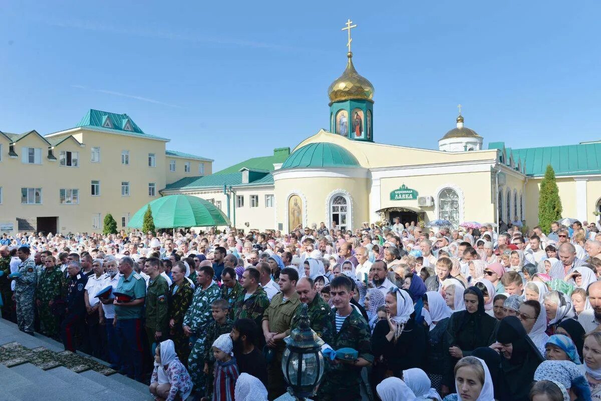 Задонский монастырь службы. Службы в задонском мужском монастыре. – мощи святителя тихона задонск. задонский мужской монастырь хор.