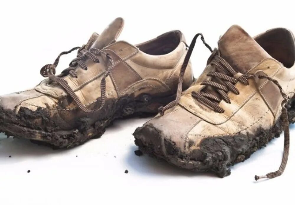 грязная и чистая обувь. грязные туфли. грязные туфли. грязные ботинки. грязные ботинки.