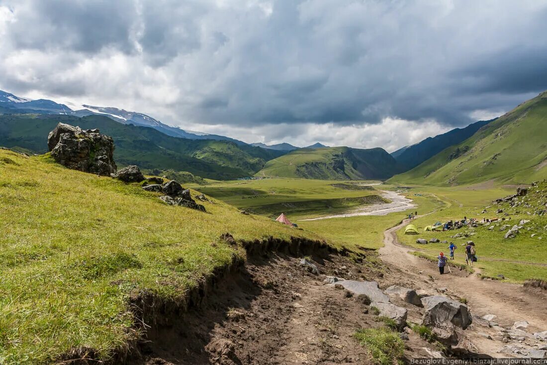 Поляна эммануэль джилы. Лагерь эммануэля эльбрус. Поляна эммануэля в джилы-су. Джилы су поляна эмануэля. Кисловодск поляна эммануэля.