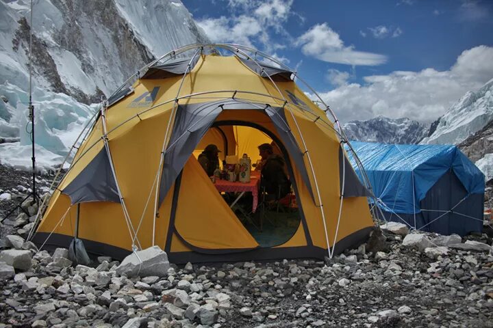 Tnf lhotse 700. Палатки эверест. Непал базовый лагерь эвереста. Палатки на эвересте. Палатки эверест.