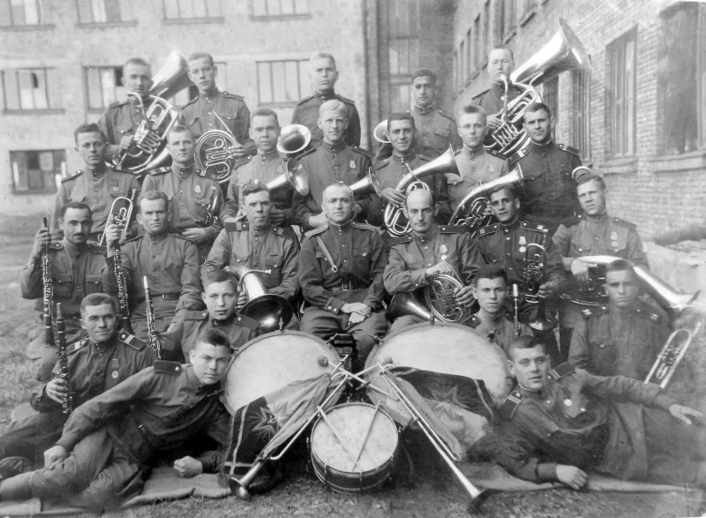 Нквд 1942. Омсбон нквд ссср. Сотрудники нквд в годы великой отечественной войны 1941-1945. Народный комиссариат внутренних дел ссср. Пулемёт максим и белогвардейцы.