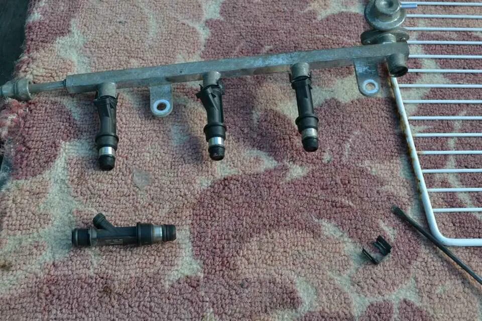 Форсунки шевроле ланос. 5 8 клапанов. Форсунки шевроле ланос. Топливная форсунка шевроле ланос 1. Форсунка ланос 1.