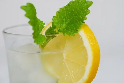 Вода с лимоном и мятой