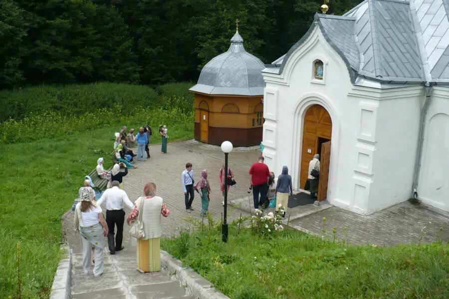 Мужской монастырь источник. Мстиславль Пустынки купель. Пустынский монастырь Мстиславль. Свято Успенский монастырь Мстиславль. Пустынки Мстиславский район.