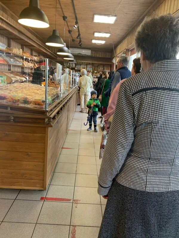 Наполеон дол хлеб. Дол-хлеб долгопрудный. Хлеб бородинский фацер. Семена на бородинском хлебе. Дол-хлеб долгопрудный торты.