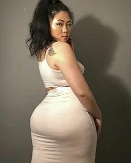 White makes you look even thicker 😎 High Waisted Skirt, Jin, Curvy, Make I...