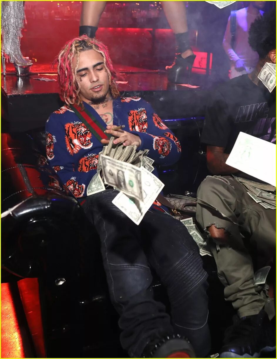 Lil pump 2023. Welcome to the party lil pump. Lil pump в капюшоне. Lil pump 2021. Лил памп обои.