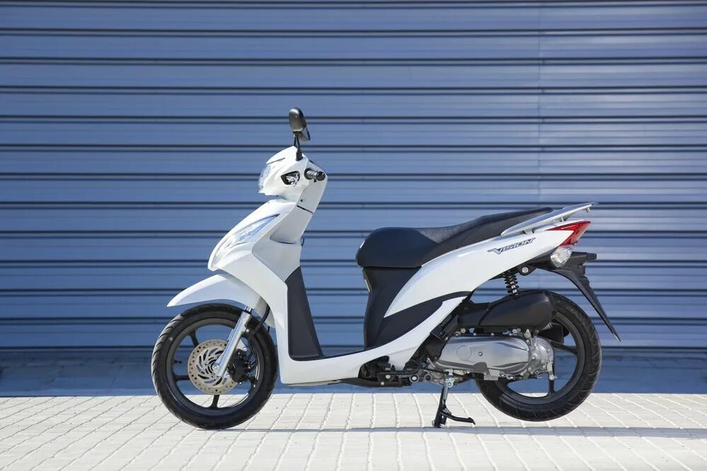 Характеристики мопедов хонда. Honda pantheon 125. Характеристики мопедов хонда. Мопед хонда vision. Honda vision.