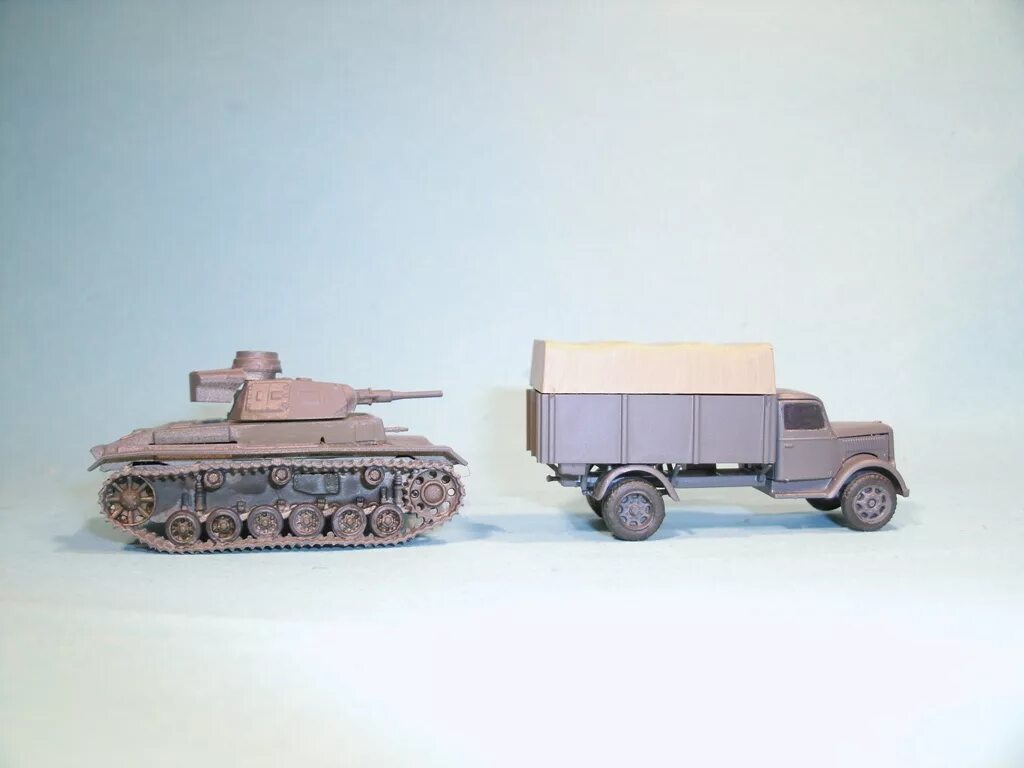 Блиц модели. Opel Blitz 1/100. Опель блиц 1 100 звезда. Опель блиц модель 1 100. Опель-блиц грузовик звезда 1 100.