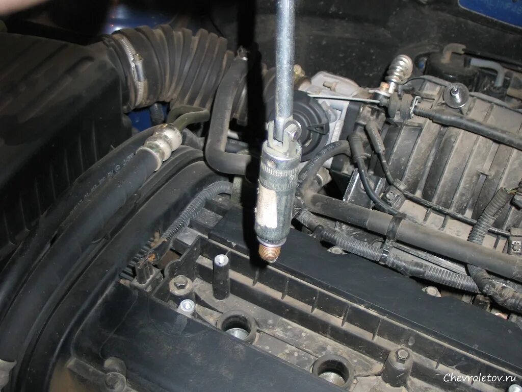 4. 6. замена свечей лачетти 1. свечной ключ шевроле лачетти хэтчбек 1. 6.