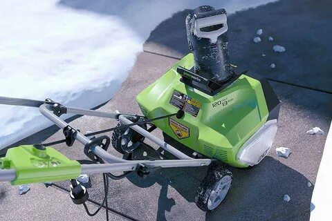 Снегоуборщик greenworks