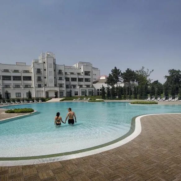 Excelsior hotel & spa. Бильгя баку. Красивые места нафталан. Бассейн в баку. Нафталан азербайджан санаторий.