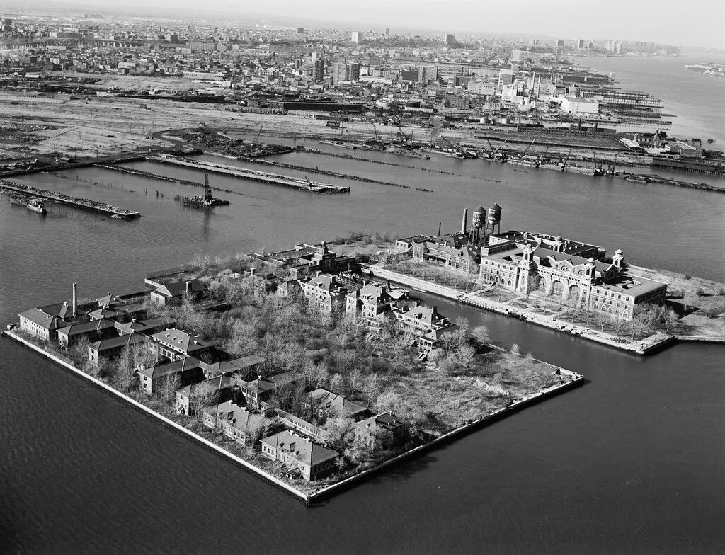 Элис острова. Устричный остров Нью-Йорк. Эллис Айленд. Остров Эллис США. Ellis Island New York.