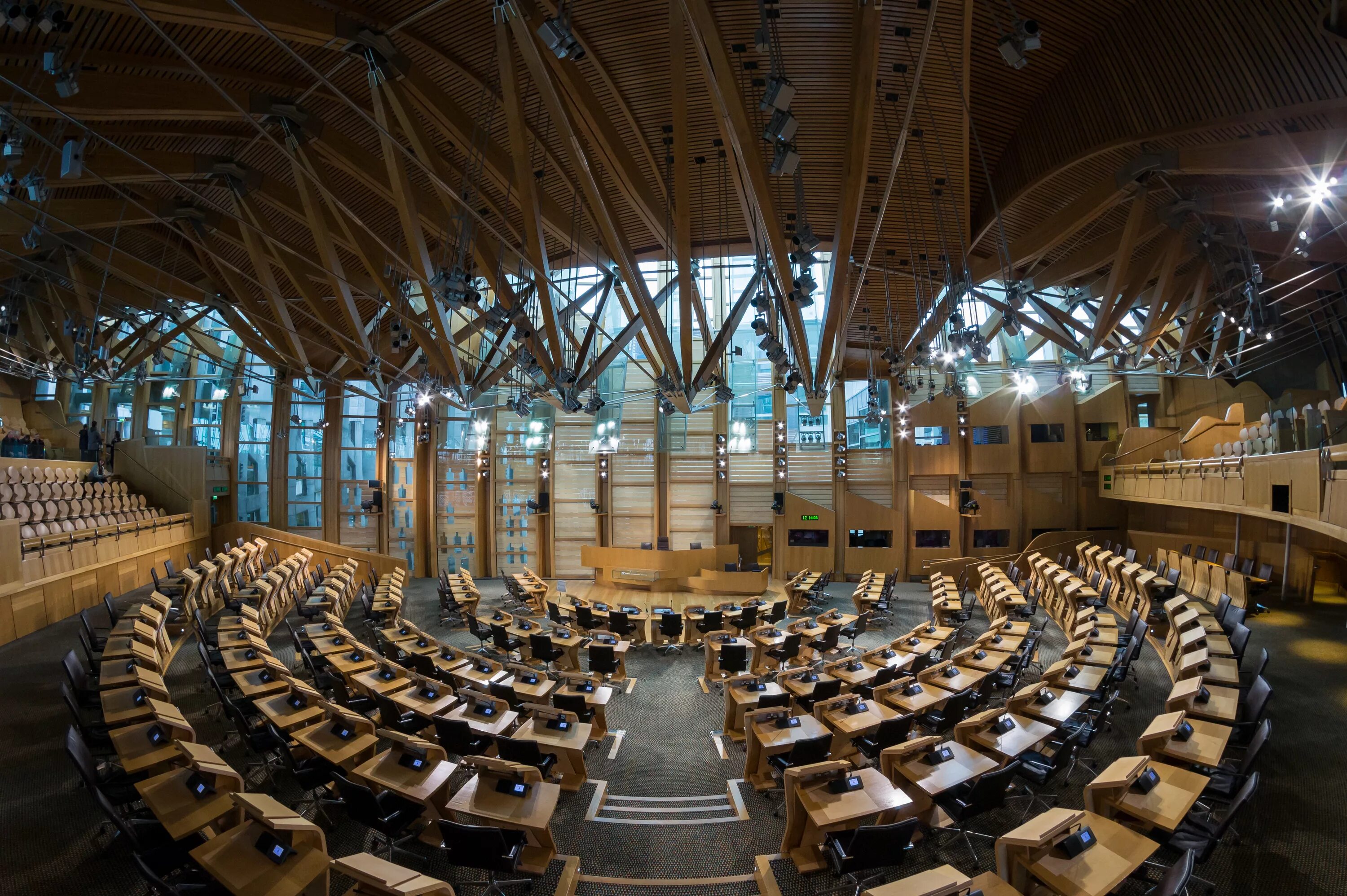 Высший орган парламента. Scottish Parliament. Парламент Шотландии , Эдинбург, Великобритания. Парламент Шотландии в 1999 году. От парламента.