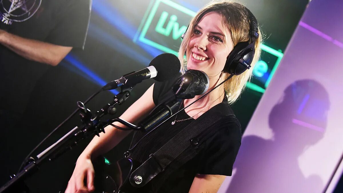 Blues for alice ноты alto. Кто такая элис блу. Алиса блюз. Wolf alice 2021. Blues for alice ноты.