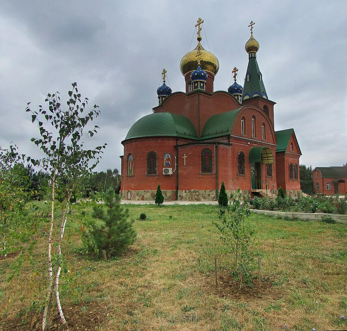 Абинский район краснодарского края ольгинский. Церковь в Ахтырском Абинский район. Холмская Краснодарский край храм. Пос.Ахтырский Абинский район Краснодарский край Церковь. Ахтырский Церковь Краснодарский край.