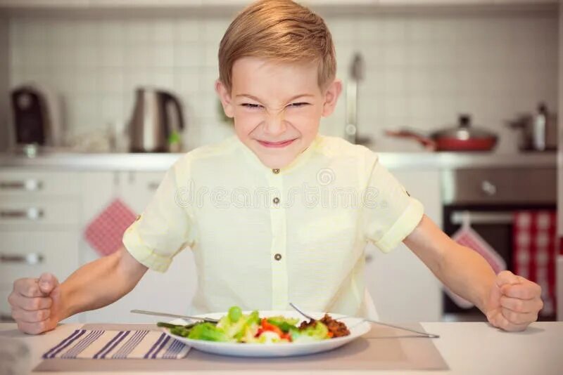 Голодный 7 букв. Голодный мальчик. Game hungry boys. Hungry boy picture for Kids.