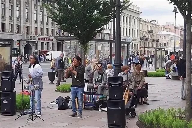 Уличные музыканты Санкт-Петербурга на Невском проспекте. Уличные музыканты на Невском проспекте. Музыканты на Невском проспекте уличные в Питере.