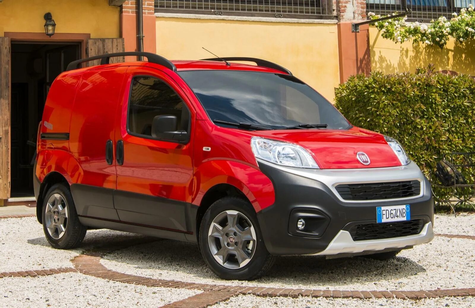 Fiat professional Fiorino. Fiat Fiorino van. Fiat professional Fiorini Cargo Base 2023. Фиат Фиорино купить. Пежо купил фиат