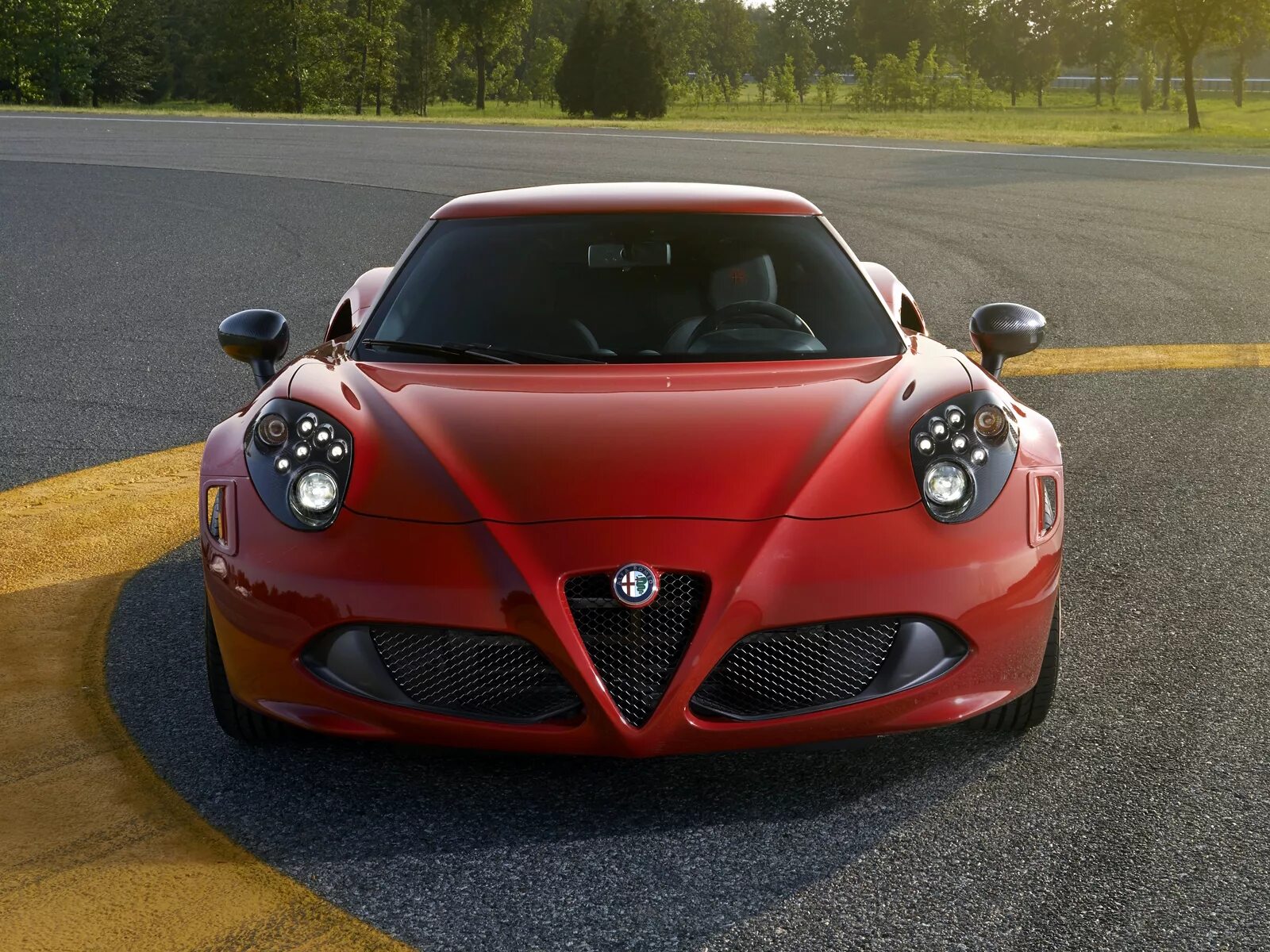 Модели альфа ромео. Alfa Romeo 4c. Alfa Romeo db11. Alfa Romeo 407. 2014 Alfa Romeo 4c.