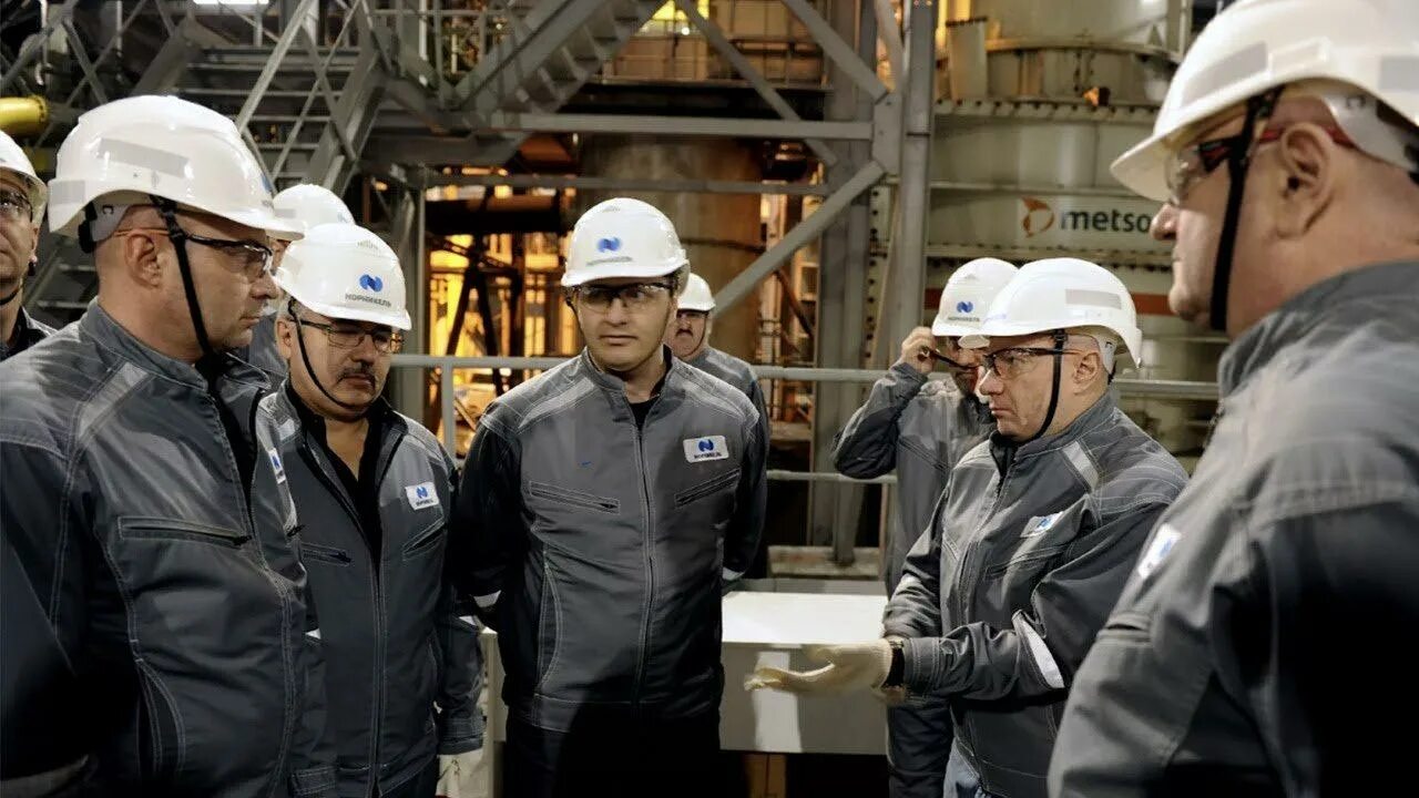 Норильский никель 2. Цэм медный завод норильск. Норильск горно металлургический комбинат. Норильск горно металлургический комбинат. Медный металлургический завод норильск.