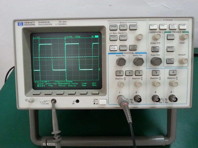 Осциллограф цифровой 100 мгц. Hp 54603b осциллограф. oscilloscope c1 1311 25 mhz. осциллограф hp 54601b характеристики.