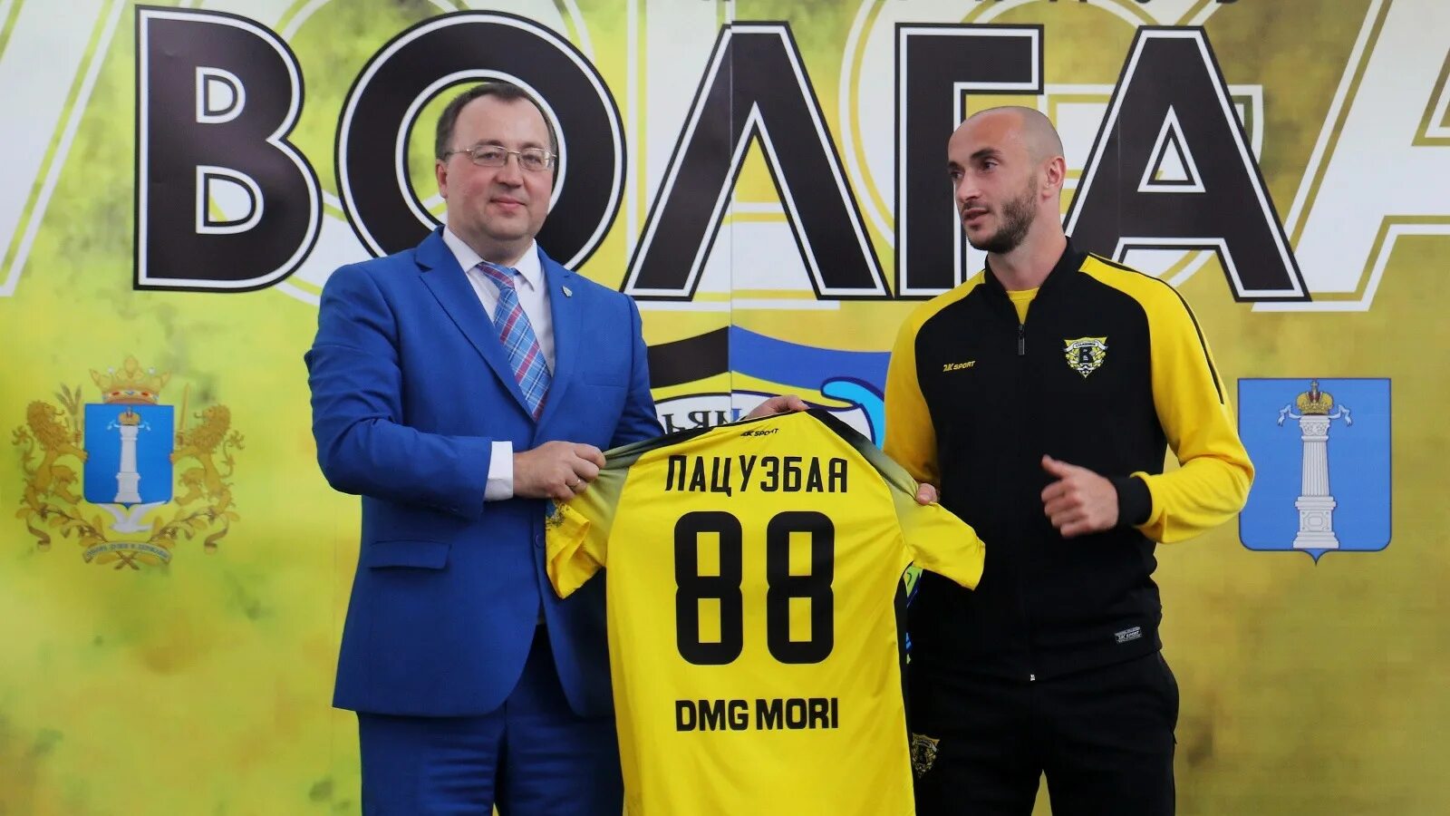 Гостевая волга ульяновск. Фк волга ульяновск стадион. Сергей клуб волга ульяновск. Фк волга ульяновск. Герб фк волга ульяновск.