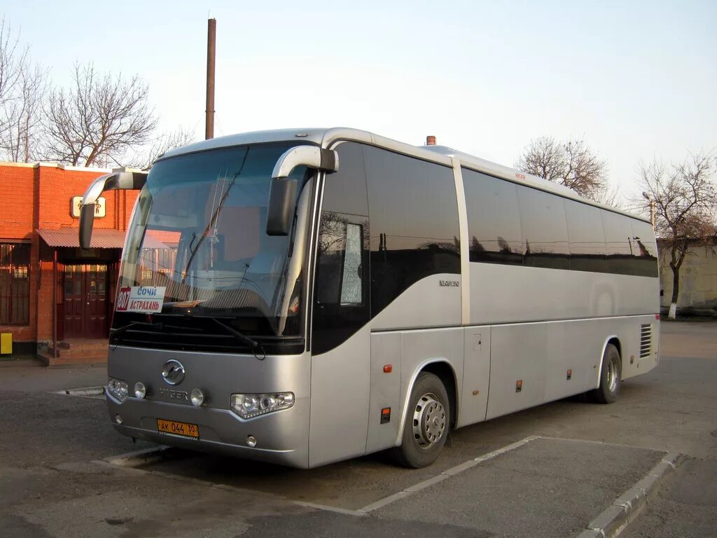 Автовокзал майкоп краснодар. Higer klq6129q. Higer klq6885q. Higer klq6720b1g. Хайгер 30 мест.